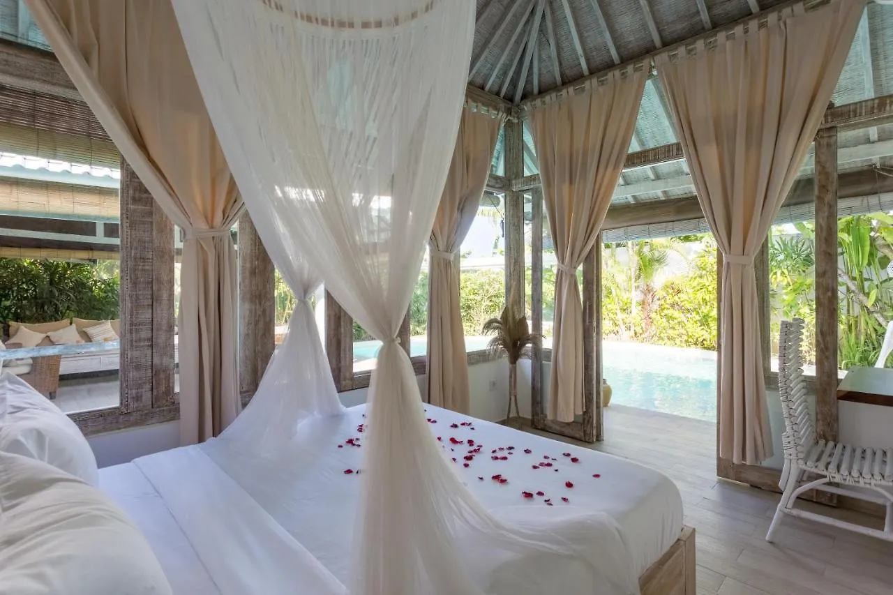 Cocowhite Villa Seminyak  Seminyak (Bali)